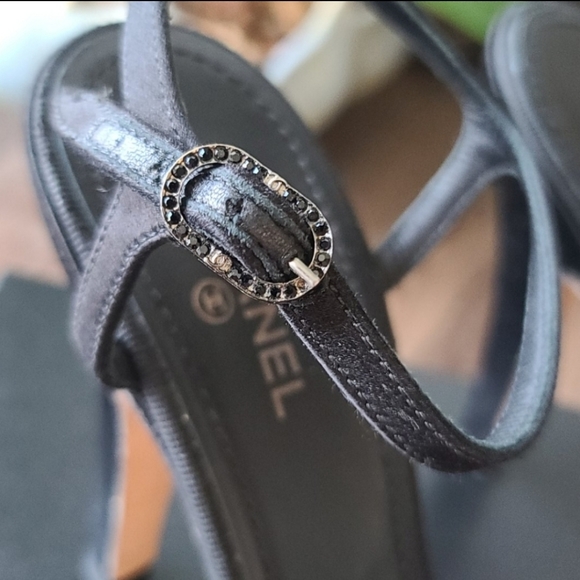 CHANEL BOW SATIN CC LOGO HEEL - Picture 4 of 9